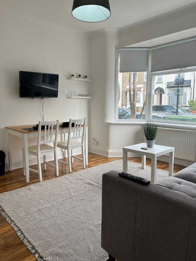 93 West Road Hotel London Ngoại thất bức ảnh