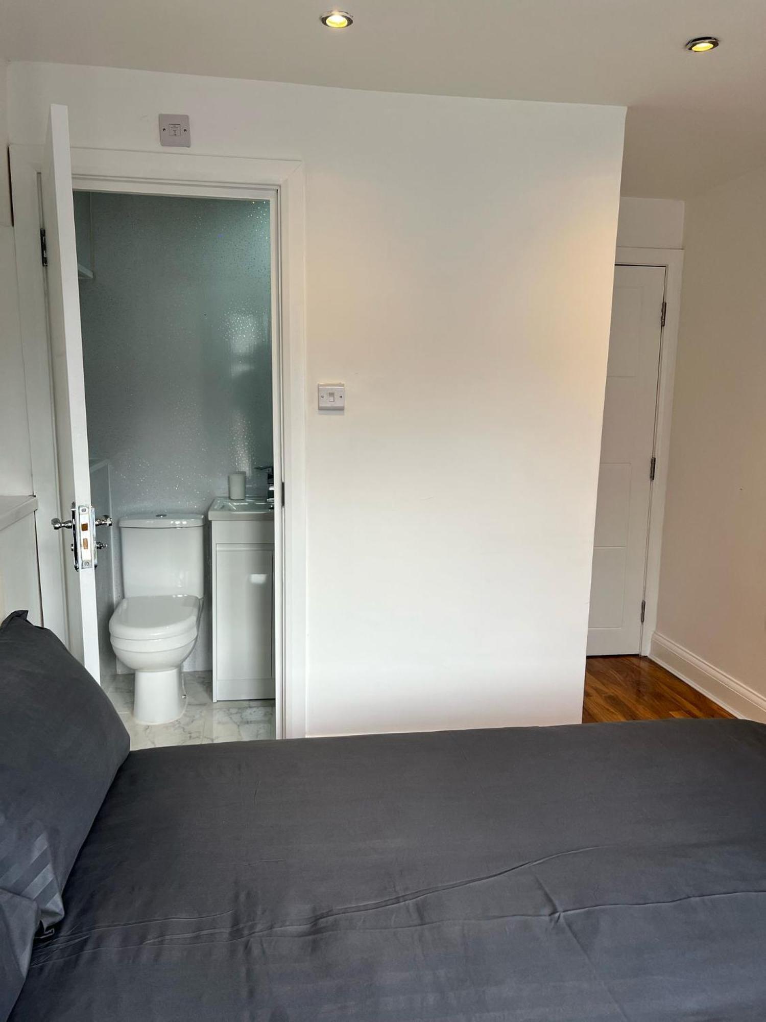 93 West Road Hotel London Ngoại thất bức ảnh
