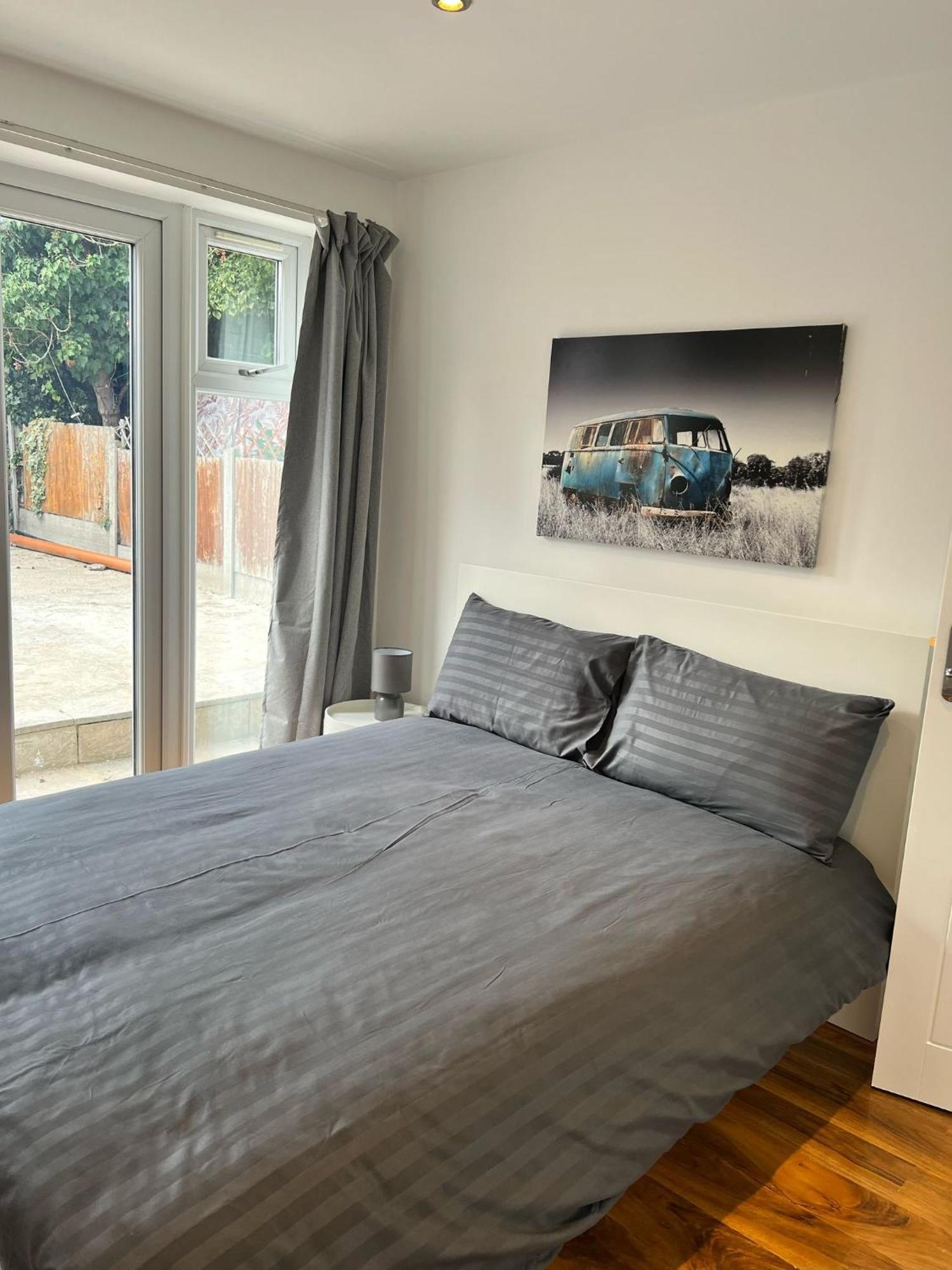 93 West Road Hotel London Ngoại thất bức ảnh